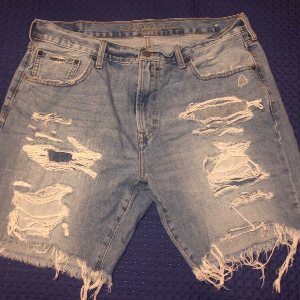 American eagle ripped jean shorts